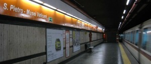 Bigliettaia aggredita in metro da rifugiato. Ma la accusano di razzismo