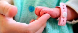 Svolta in Polonia: bonus di 930 euro a chi partorisce bambini con handicap