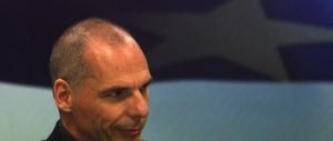 Varoufakis accusa Tsipras: ha ceduto alla Merkel e tradito il “no” dei greci