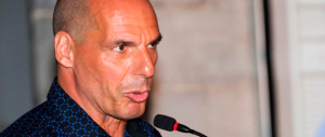 L’attacco di Varoufakis a Tsipras: «È come il colpo di Stato del ’67»