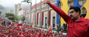 Schiacciata dalla folla mentre fa la fila per il pane: è questo il Venezuela “rosso”