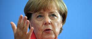 Migranti, la Merkel concede la grazia a Renzi: «Va bene, ti aiutiamo anche noi»