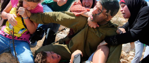 Trappola mediatica per il soldato israeliano provocato dai palestinesi