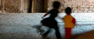 Picchiati e abusati, ecco cosa succede ai minori prima di salire sui barconi