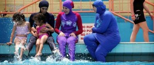 “No al burkini in nome della laicità”: la sfida francese all’islamizzazione
