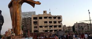 Inferno al Cairo, esplose tre bombe: i “black bloc” rivendicano l’attentato su Fb