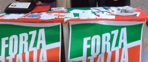 Forza Italia riparte dagli amministratori locali: “Non serve un Papa straniero”