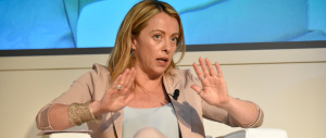 Meloni: «Vi spiego perché Renzi è il figlio segreto di Wanna Marchi»