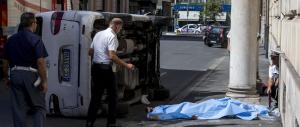 Roma, incidente mortale a piazza del Popolo: un furgone uccide una donna
