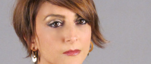 Paola Minaccioni torna con uno show. Le battute? Sugli “italiani razzisti”…