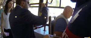 Sciopero trasporti a Roma: il neo-assessore prende un bus e s’infuria