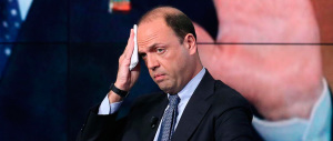 Alfano “stecca” sempre due volte: prima come ministro, poi come leader