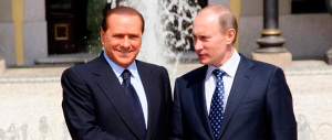 Berlusconi incontra l’amico Putin in Crimea e visita il cimitero italiano