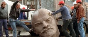 Torna alla luce la testa di Lenin sepolta in una foresta. Destinazione Berlino
