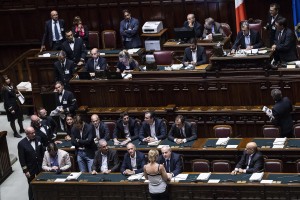 ++ Esodati: Camera, Lega occupa banchi governo ++