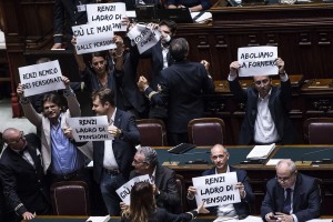 ++ Esodati: Camera, Lega occupa banchi governo ++