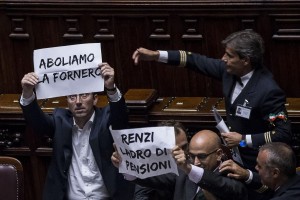 ++ Esodati: Camera, Lega occupa banchi governo ++