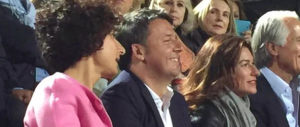 Renzi preferisce il concerto di Morandi e Baglioni al capezzale del poliziotto ferito