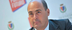 Zingaretti lancia la sua candidatura ma nasconde le bandiere del Pd…