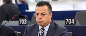 Buonanno: «Ora Renzi andrà in giro con la spillina con la faccia di Girone»