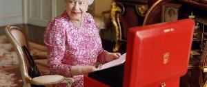 Elisabetta batte il record di longevità sul trono. Cameron: è una roccia