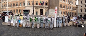 Stop inceneritori. Flash mob di Fare Verde contro il piano Renzi sui rifiuti