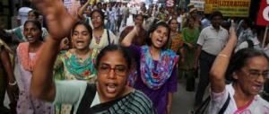 Atrocità in India: quindicenne rapita, stuprata, uccisa e appesa a un albero