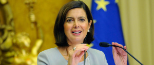Laura Boldrini ne dice un’altra: «Sono i migranti a farci capire i nostri valori»