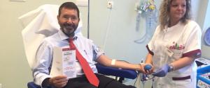 Storace svela il bluff di Marino “donatore di sangue”. «Era solo uno spot…»
