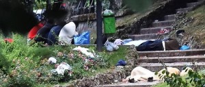Milano, commercianti esasperati: «Ora basta, immigrati fuori controllo»