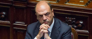 Inchiesta appalti, spunta il nome di Alfano: avrebbe fatto assumere il fratello alle Poste
