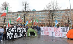 Immigrazione: protesta Fratelli d'Italia a Torino