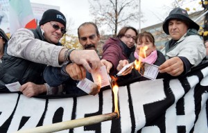 Immigrazione: protesta Fratelli d'Italia a Torino