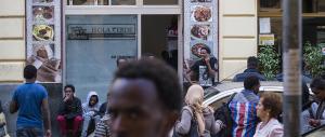 “Siamo già troppi”. Gli africani di Milano firmano contro i nuovi arrivi