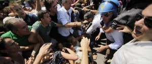 CasaPound, gli arresti voluti da una “toga rossa”. Sarà mica faziosa?