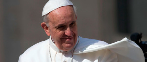 Malattia del Papa, il caso si sgonfia. Fukushima: «Mai curato Francesco»