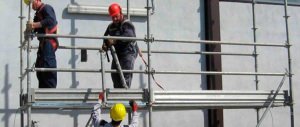 Ancora morti sul lavoro: nel casertano due operai cadono da un’impalcatura