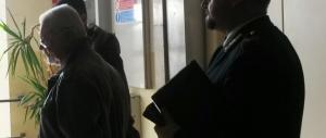 Parla il pensionato: «Non dormo più, devo vegliare sulla mia famiglia»