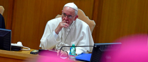 Il Papa apre i lavori del Sinodo: «No ai compromessi, non siamo in Parlamento»