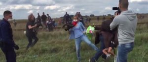 Parla la reporter che scalciò i migranti: «Ero minacciata, denuncio tutti»