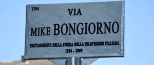 La memoria corta di Pisapia. Di Mike Bongiorno ricorda solo che era partigiano