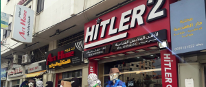 Polemiche a Gaza: tra i giovani palestinesi a ruba i jeans firmati Hitler