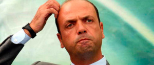 Alfano non si smentisce mai: non molla la poltrona neanche se vince il No…