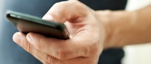 Bolzano, il consigliere usa il telefonino in aula? Rischia 50 euro di multa