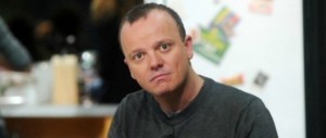 Gigi D’Alessio a processo per rapina: strappò via l’attrezzatura ai paparazzi