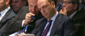 I fedeli di Alfano: «Ncd non è di destra. Renzi, accoglici tra le tue braccia»