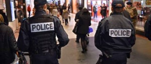 “Via la cittadinanza ai terroristi”: la gauche insegue Marine Le Pen