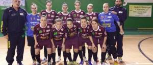Solidarietà alla squadra di Locri minacciata: in campo le onorevoli calciatrici