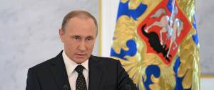 Missili su Raqqa. Putin: «L’Isis non ci costringa all’uso di armi nucleari»