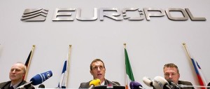 Europol: in Europa 34mila potenziali terroristi. Meloni: «Complice chi tace»
